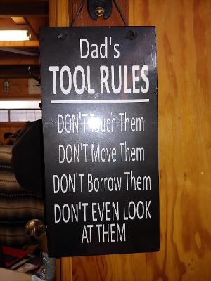 toolsign.jpg