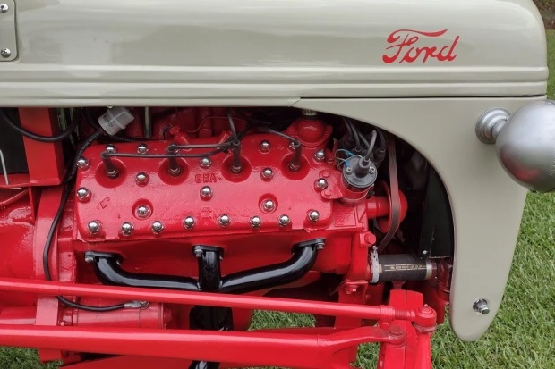tractor2.jpg