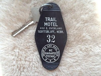 Trail-Motel-Scottsbluff-Nebraska-Hotel-key-and-fob.jpg