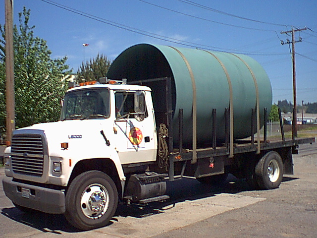 Truck with pipe 001.jpg