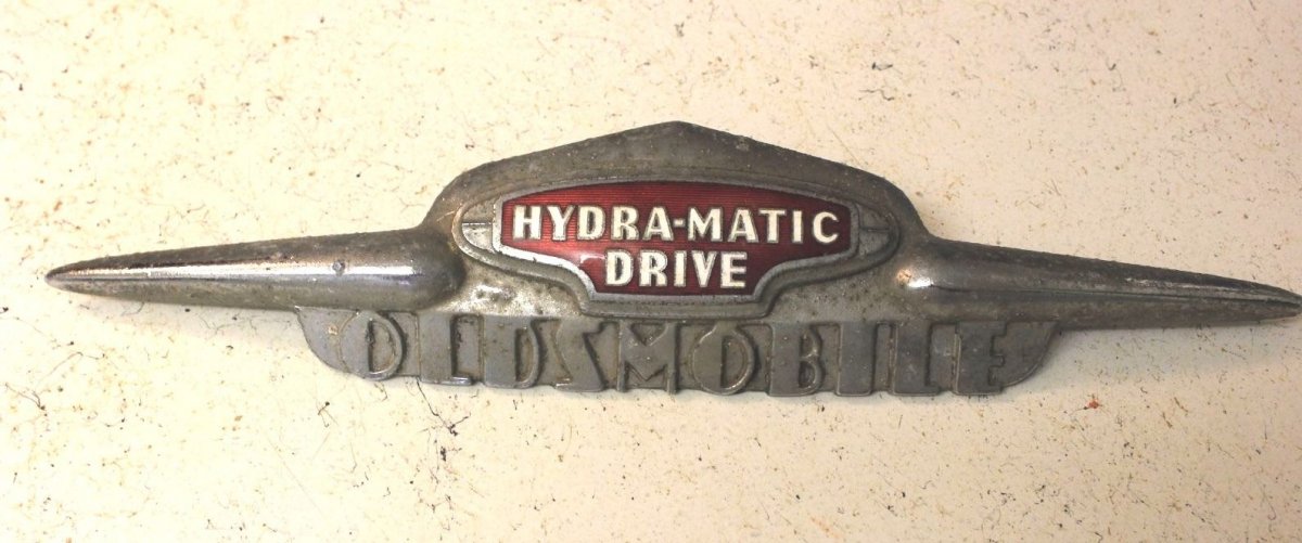 Trunk emblem Front.jpg