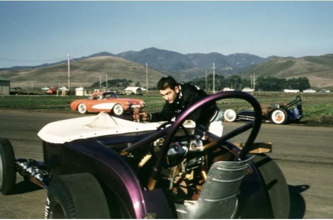 trunk of roadster 7.JPG