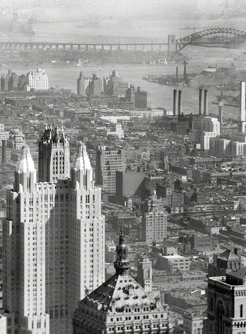 TUM_A view over 1930s Manhattan.png