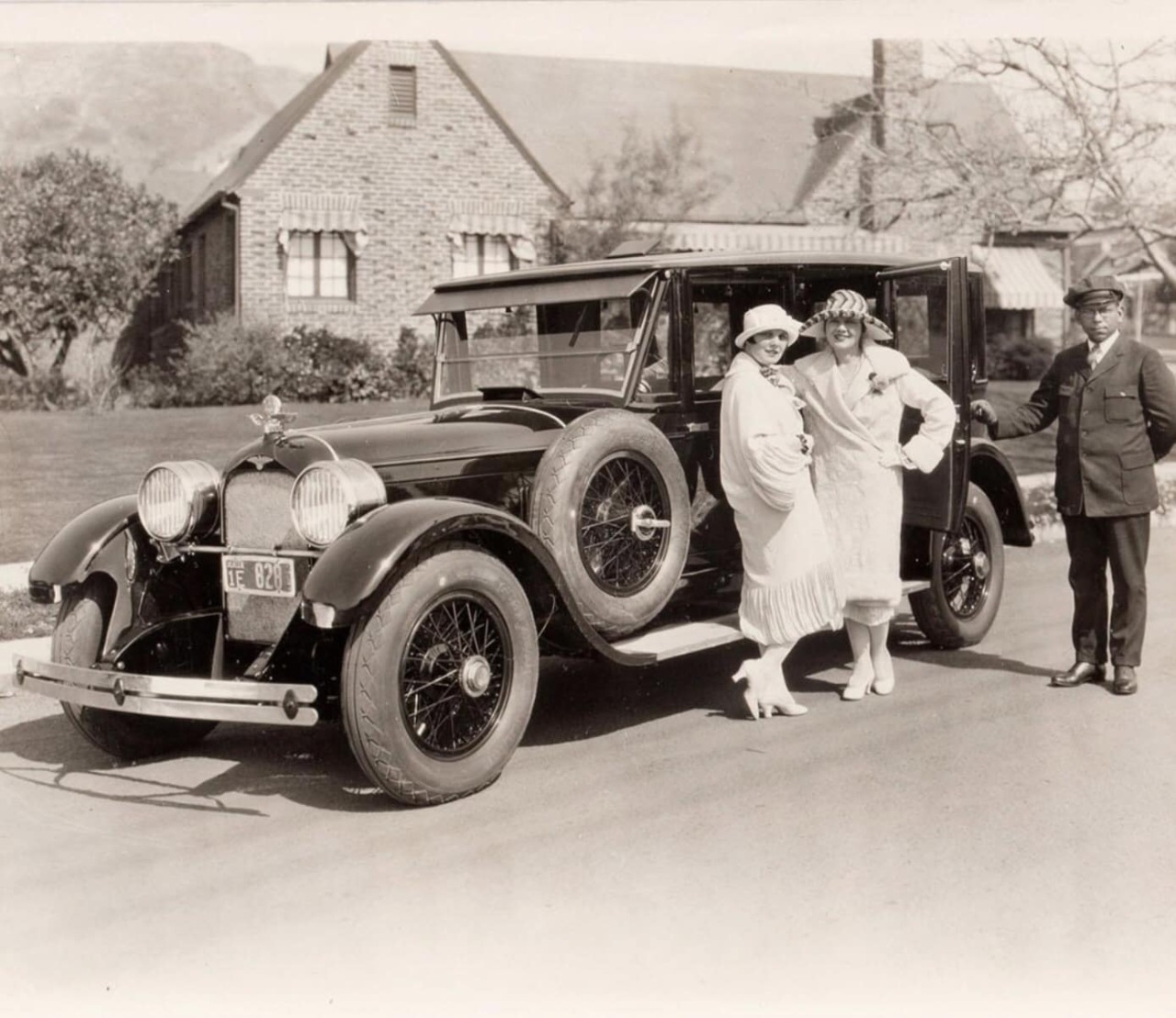 tumblr_1924 Duesenberg Model A limousine with actresses Leatrice Joy and Lois Wilson.jpg