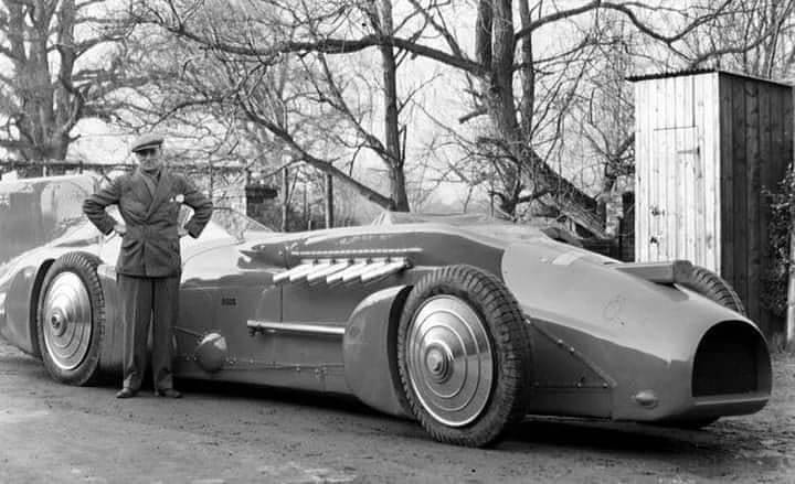 tumblr_Sir Malcolm Campbell and the Campbell-Railton Rolls-Royce Blue Bird in 1933.jpg