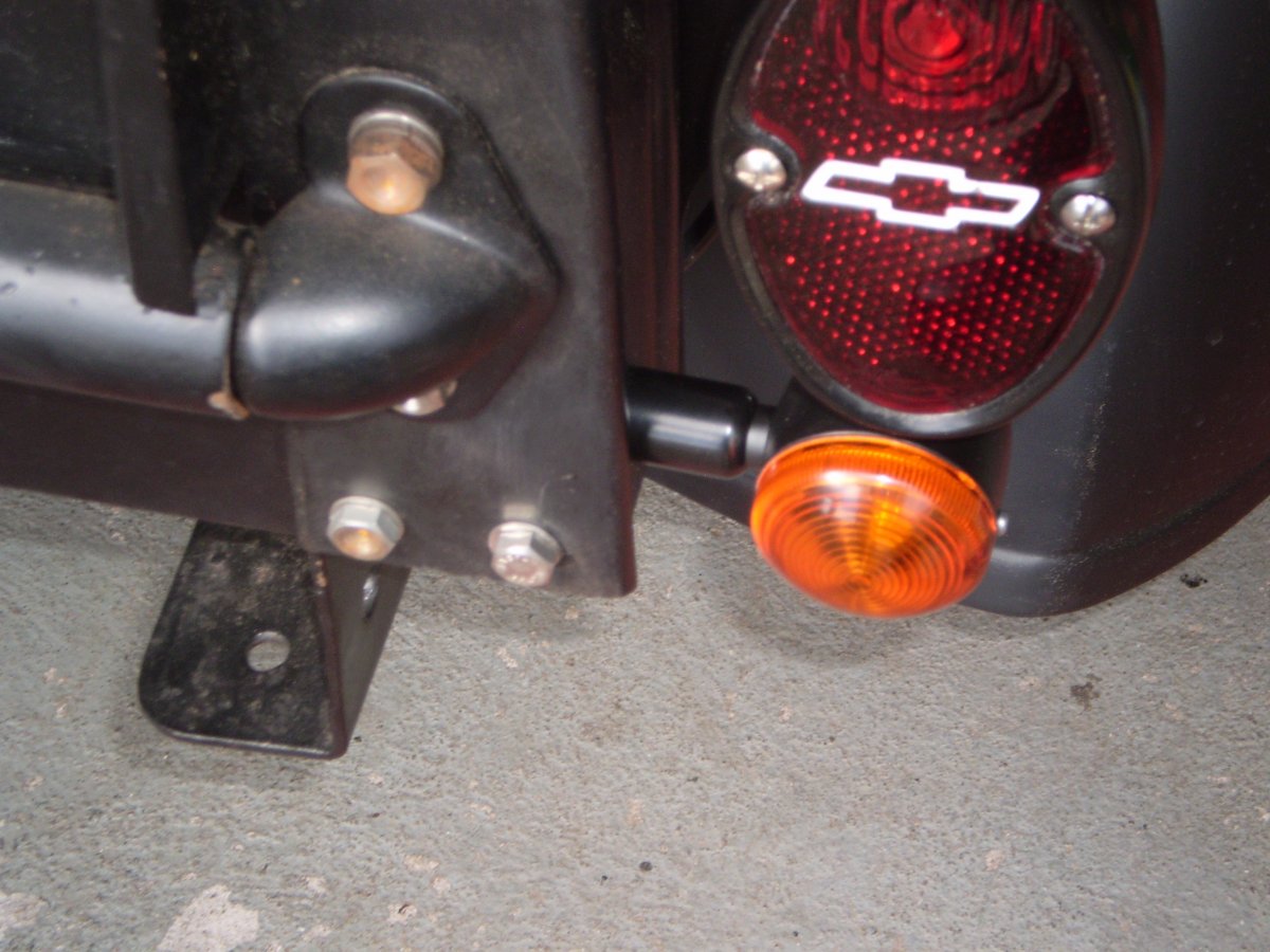 turnsignals with spacers fitted 001.JPG