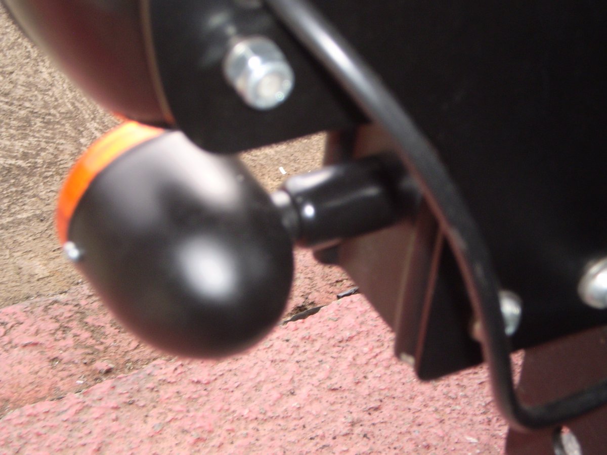turnsignals with spacers fitted 002.JPG