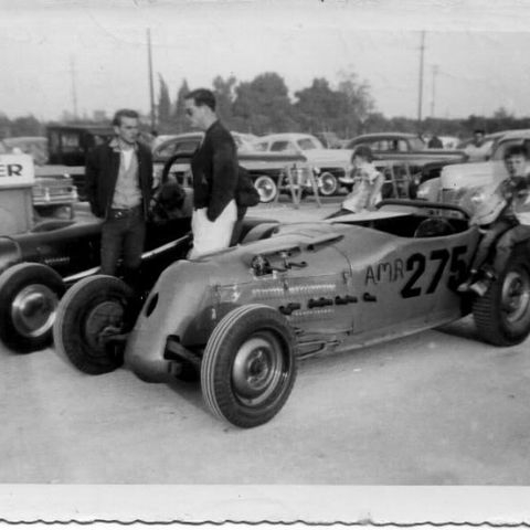 two20modified20roadsters20in20pits.jpg