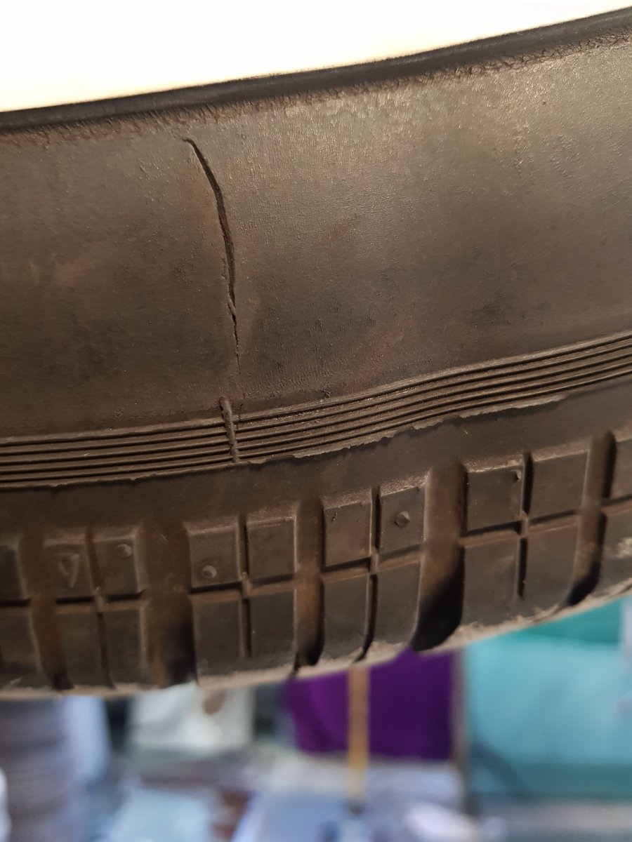 Tyres 3.jpg