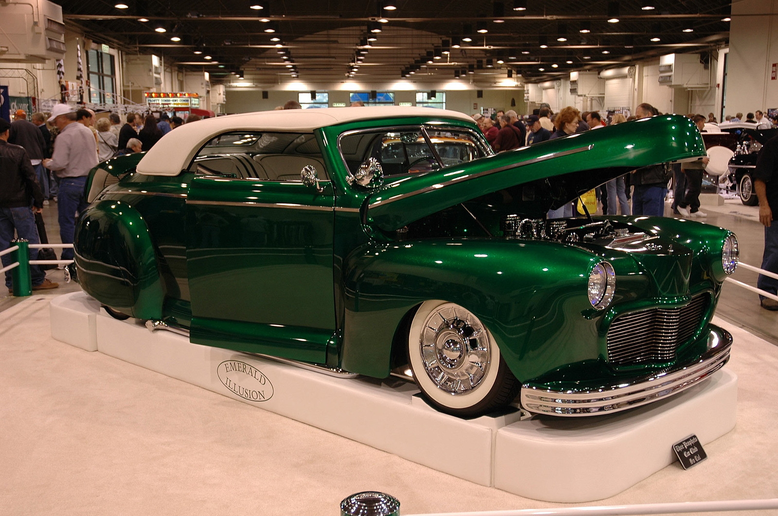 U 1 1 1 CUSTOM 46 Ford chop convert green.jpg