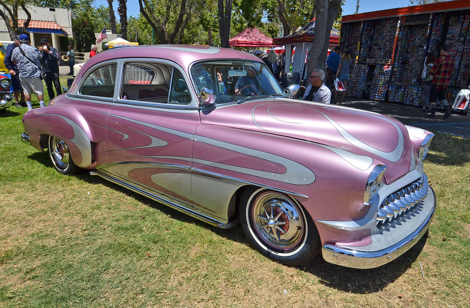 U 1 1 1 CUSTOM 50 Chevy freeway scallops (1).jpg