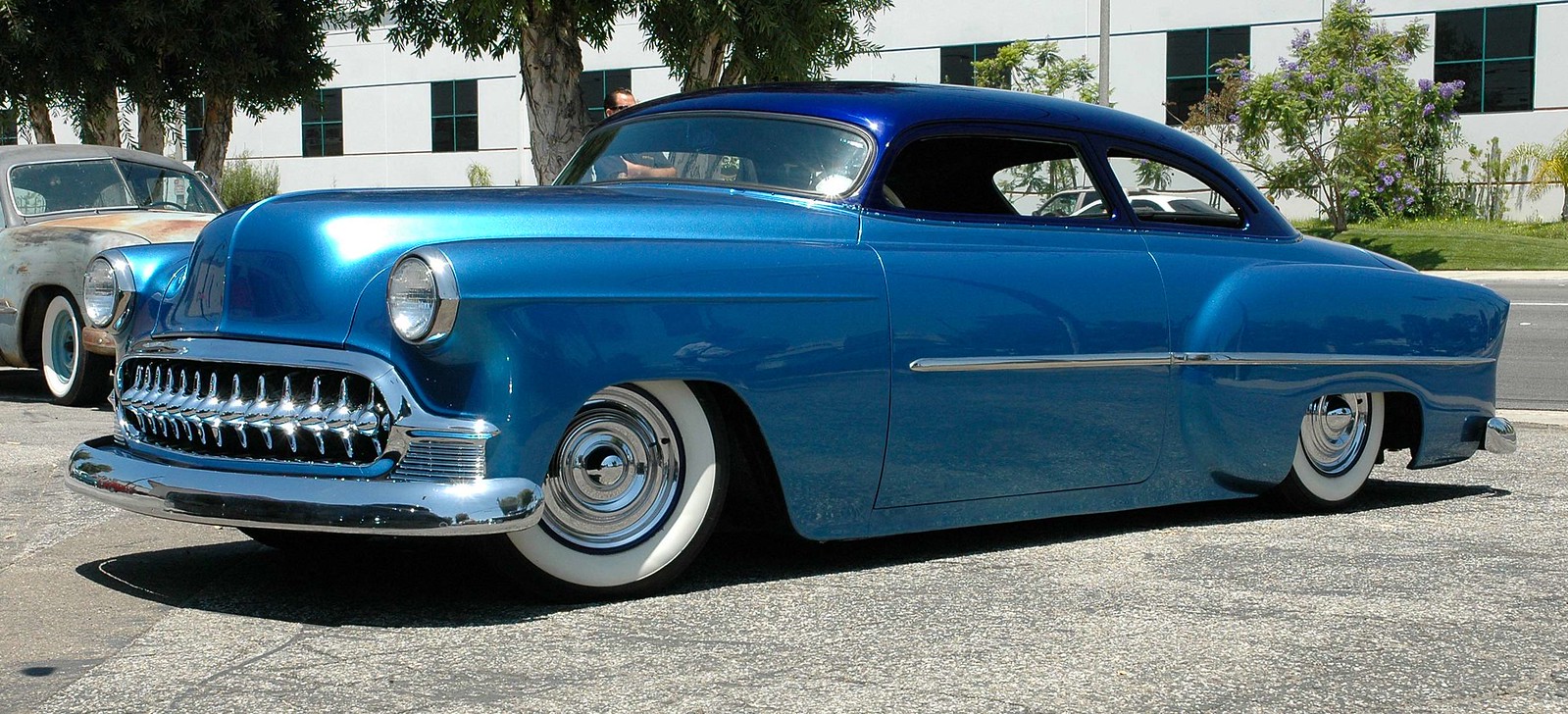 U 1 1 CUSTOM 53 Chevy chop 2 tone blue 1 (1).jpg