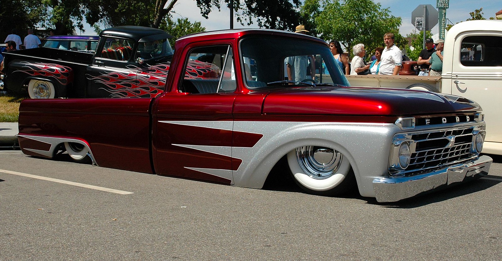 u 62 Ford truck candy red.jpg