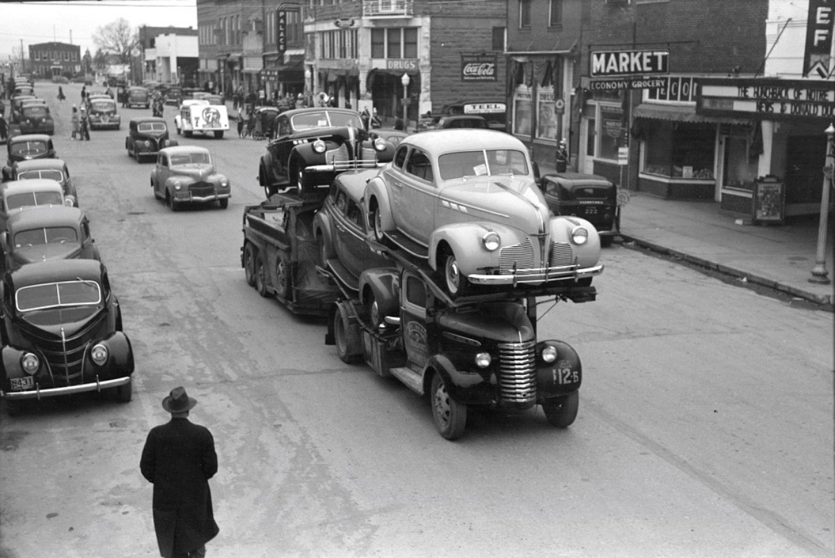 U auto-transport-passing-through-eufaula.jpg