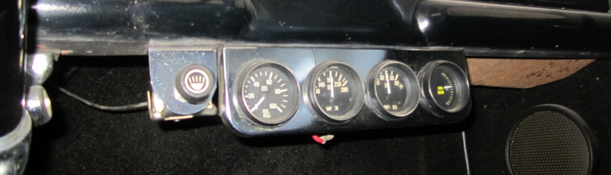 under dash gauges-1.jpg