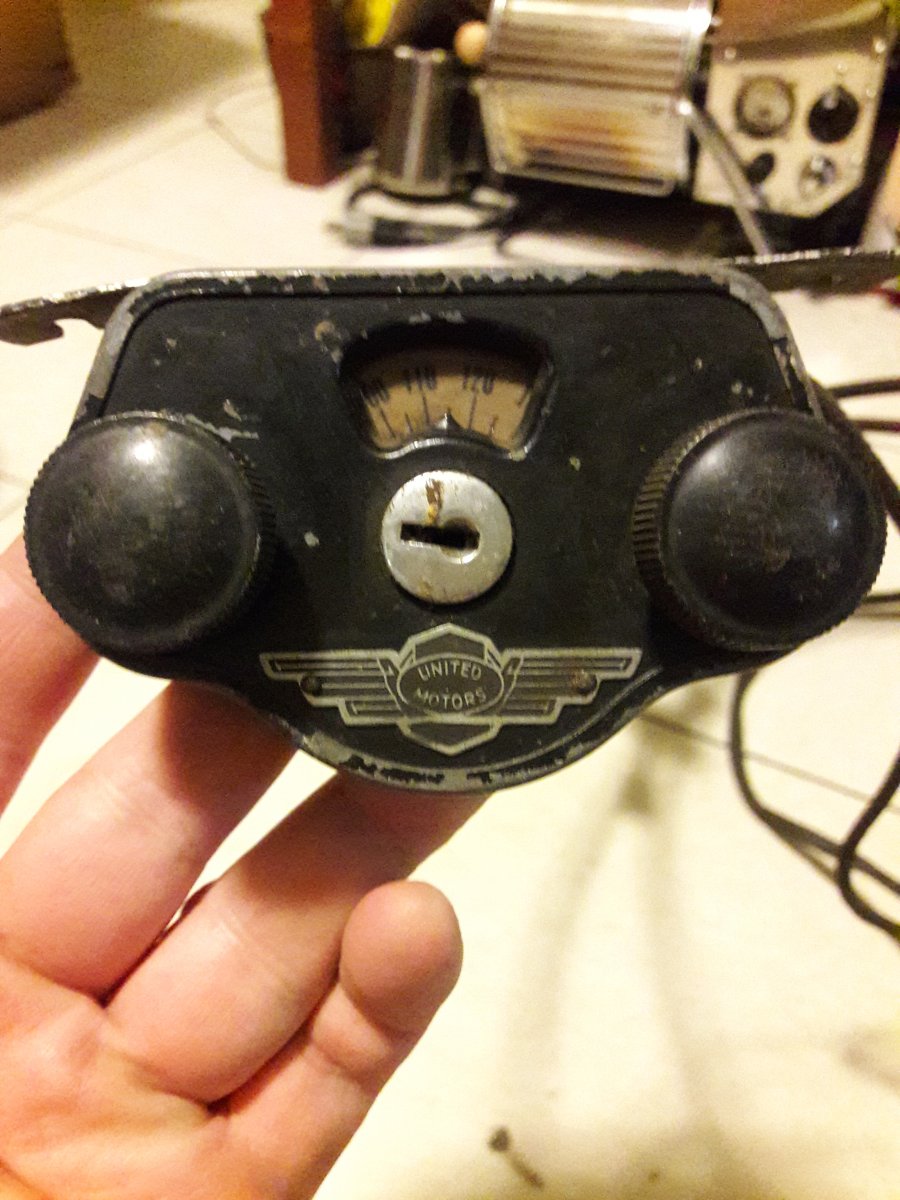 United Motors radio.jpg