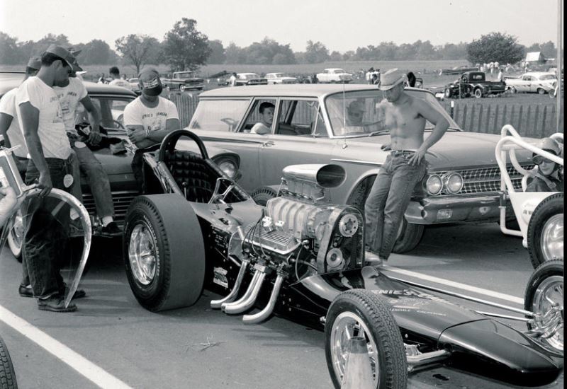 Unknown 60s dragsters.JPG