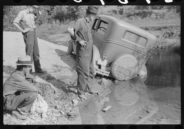 untitled-photo-possibly-related-to-mountaineers-trying-to-get-car-out-of-creek-1.jpg