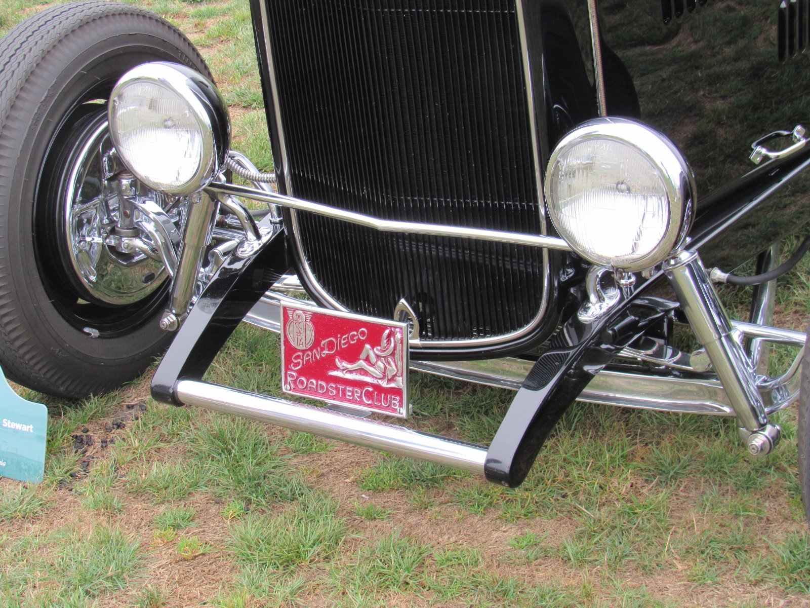 V-11 Ed 'Axle' Stewart Roadster - front-end (by V8RPU).JPG