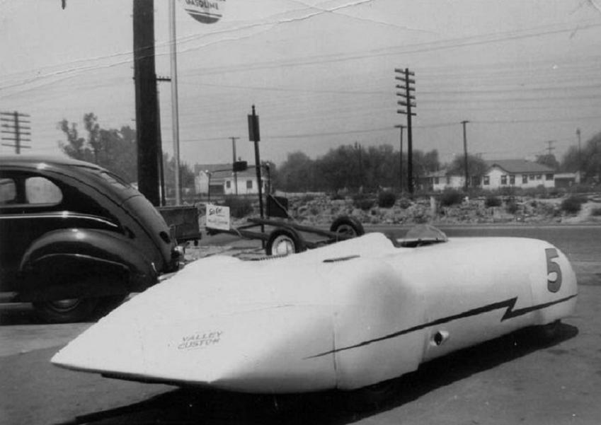 Valley Custom 1949 SoCal streamliner 1.jpg