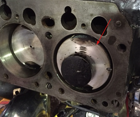 VALVE IN PISTON.jpg