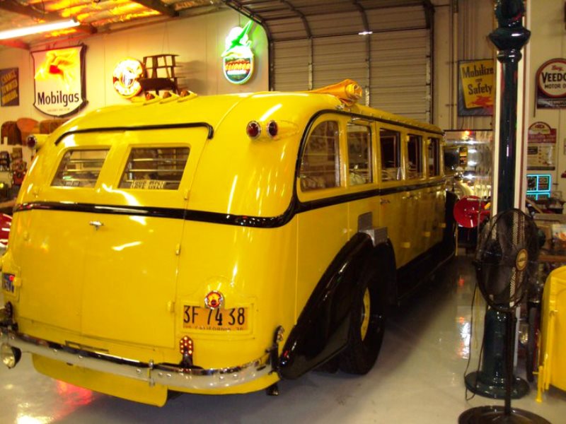 Varni's Yellowstone Bus (3).jpg