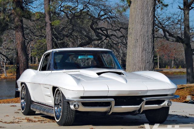 vemp_1104_01+1963_chevrolet_corvette.jpg