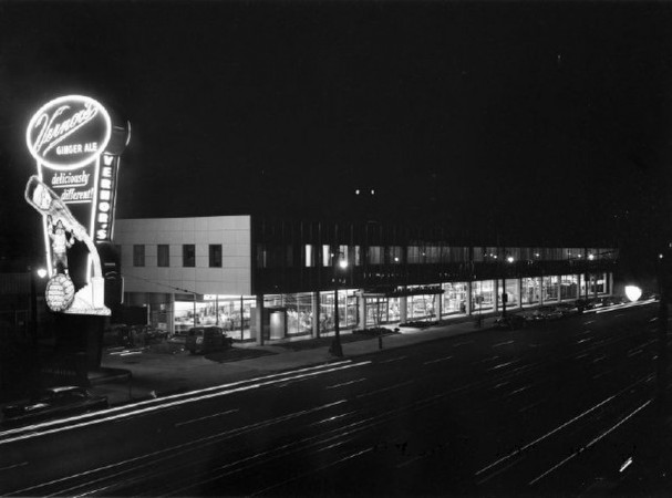 Vernors Ginger Ale plant at 4501 Woodward Avenue nighttime c 1955.JPG