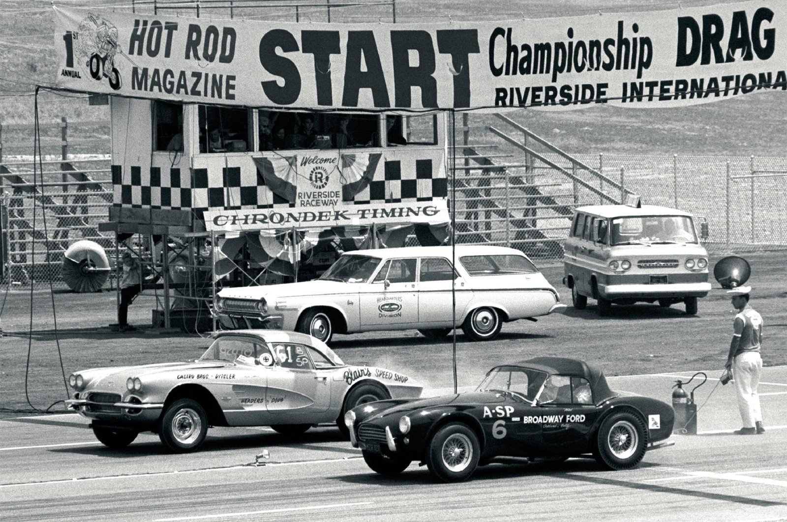 Vette vs Cobra.jpg