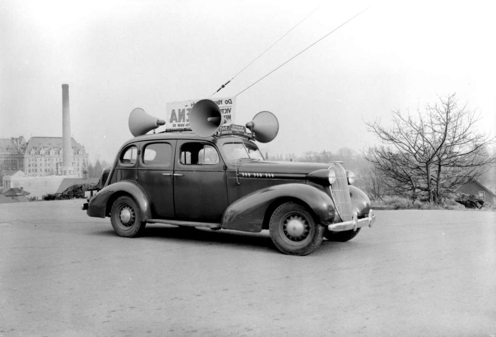 Vic. radio appliance Co. mobile unit.jpg