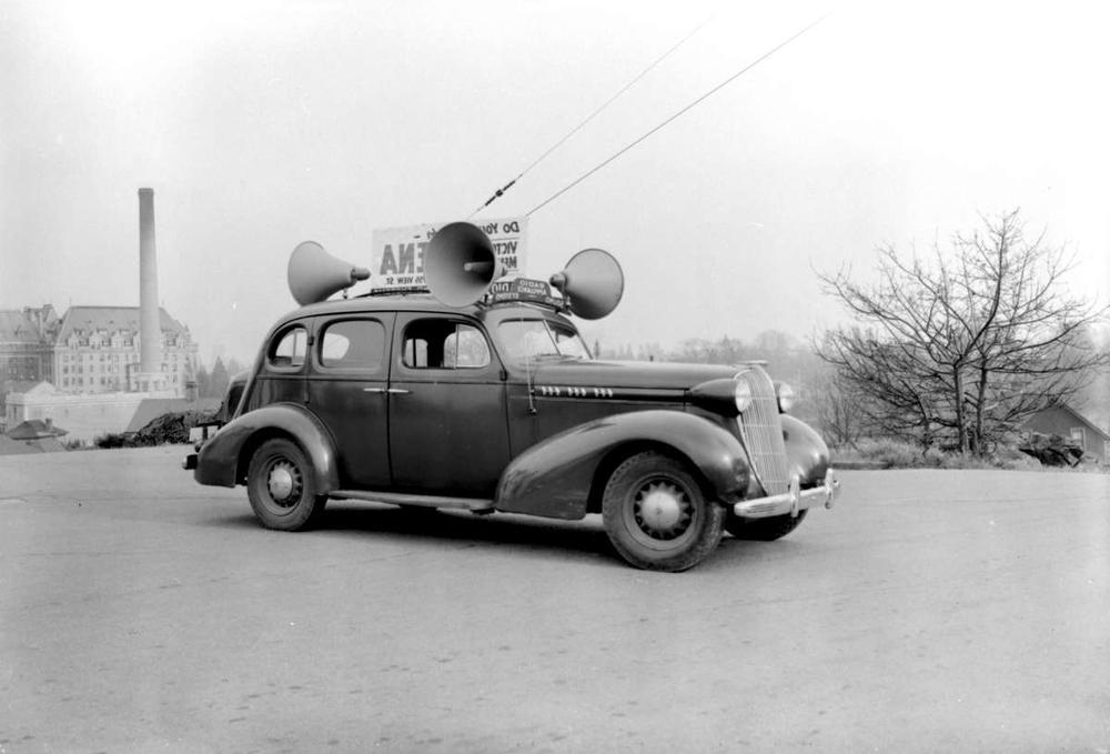 Vic. radio appliance Co. mobile unit.jpg