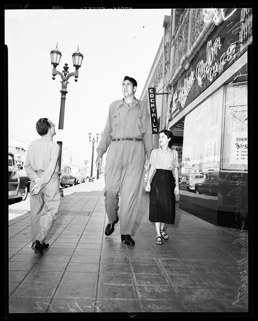 VINTAGE MAX PALMER 8 FT 1 IN 1952.jpg