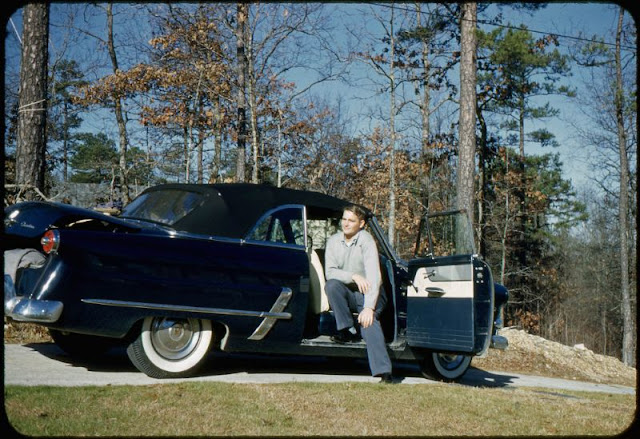 vintage-people-with-automobiles-10.jpeg