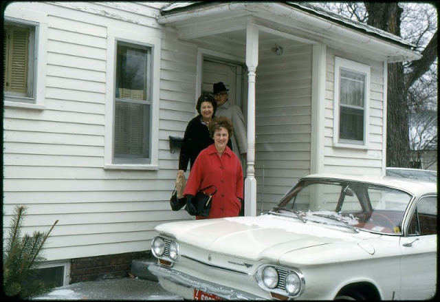 vintage-people-with-automobiles-23.jpeg