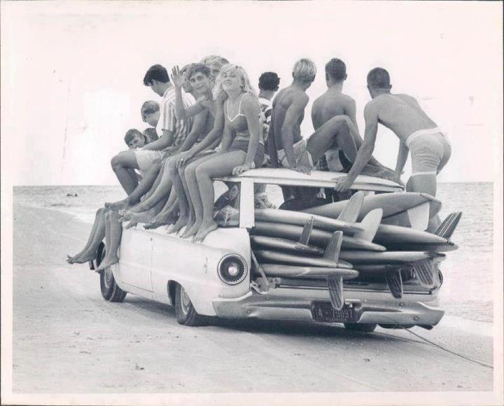 VINTAGE SURFERS.jpg