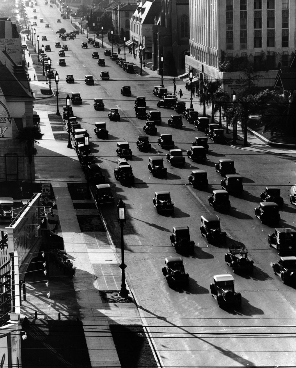 VINTAGE WILSHIRE BLVD 1930.jpg