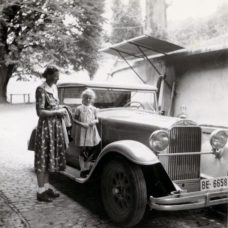 vintage-women-with-mercedes-benz-automobiles-15.jpg