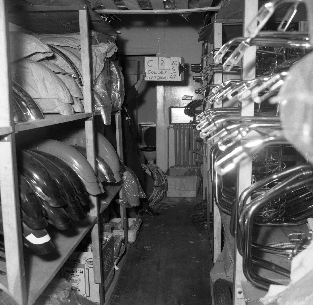 VM94-C1047-004.jpg