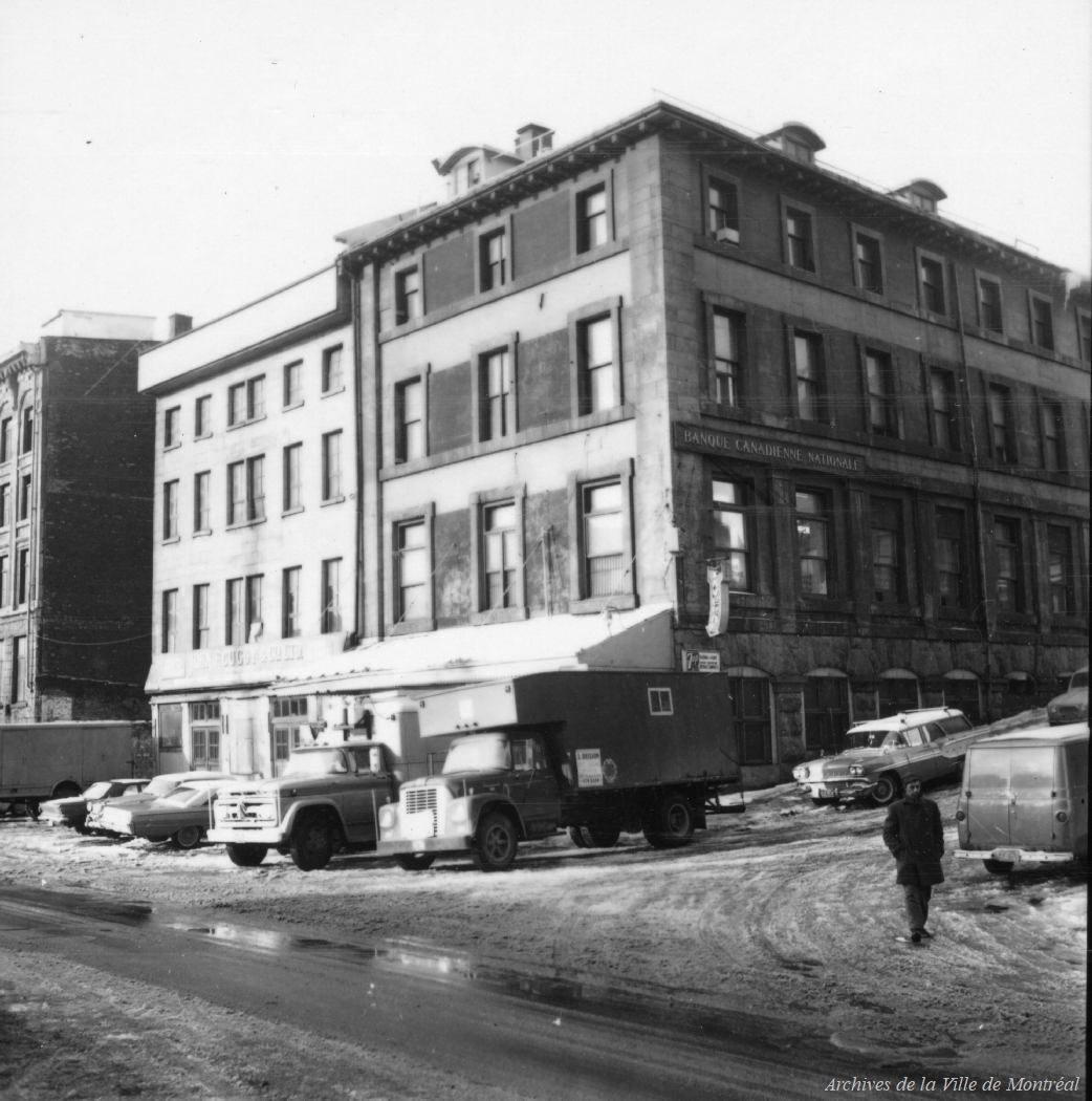 VM94-U0216-025.jpg