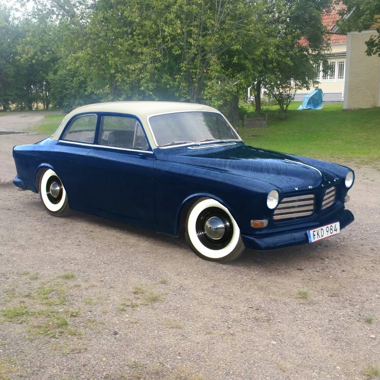 volvo custom with plain grille.jpg