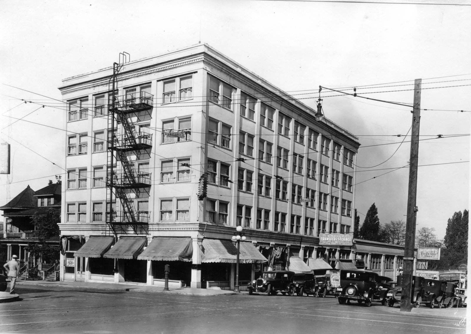 w-burnside-st-and-n-10th-1927.jpg