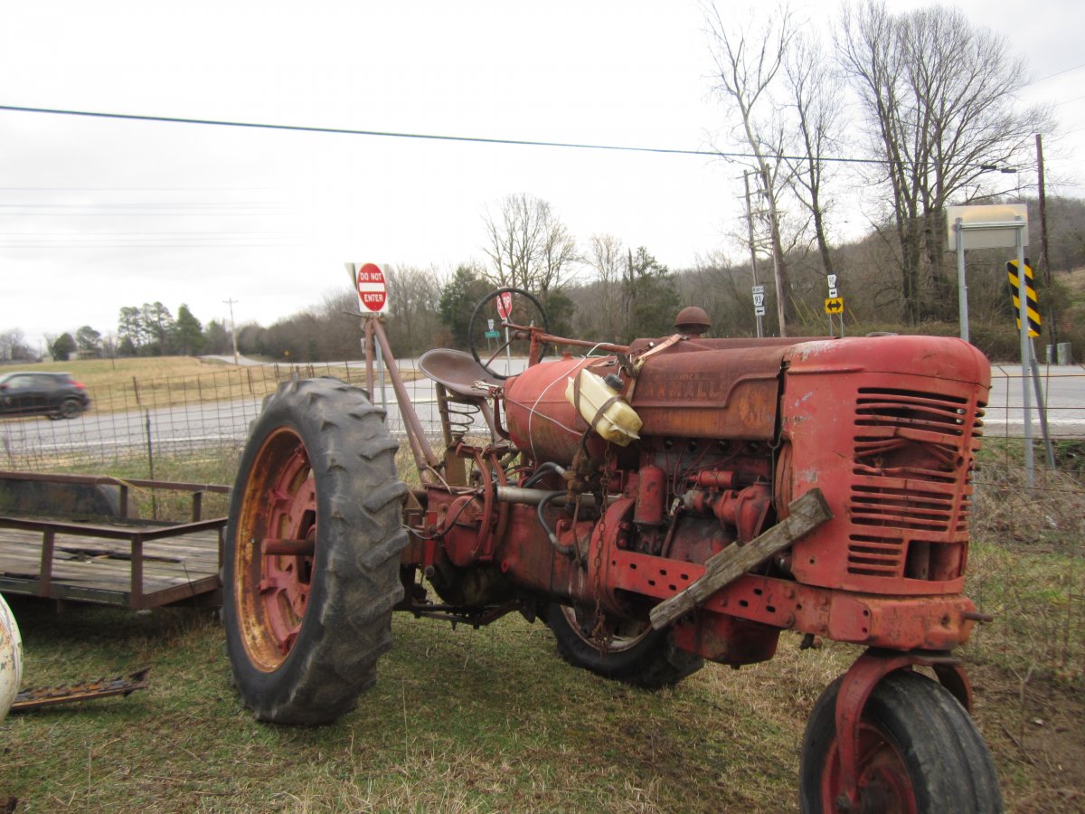 walknig tractors 007.JPG