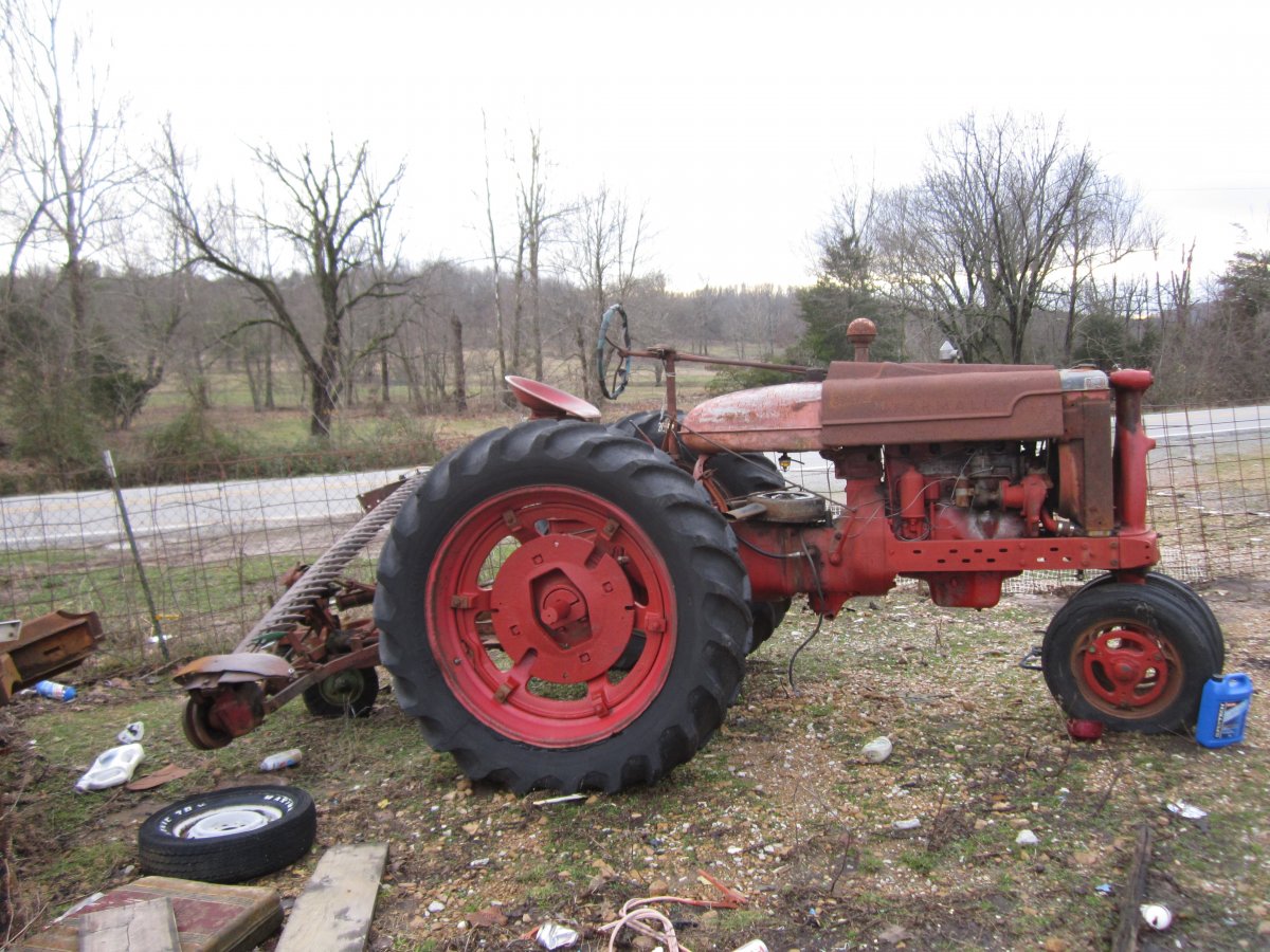 walknig tractors 009.JPG