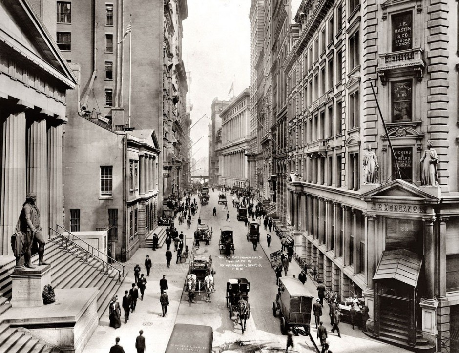 Wall Street, New York , 1911.The 2 sidewalks together are as wide as the street in this pic..jpg