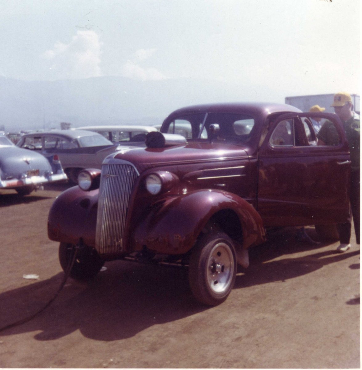 WASHBURN and McCLLOUGH 37 CHEVY GASSER fremont 1965.jpg