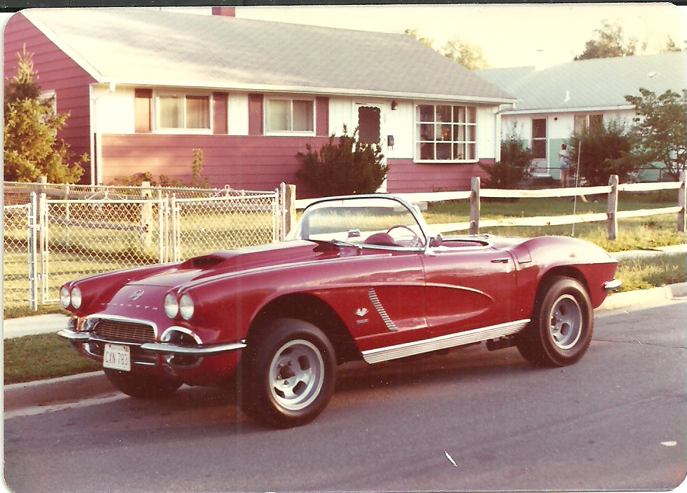 Wayne\'s Red \'62 Vette3.jpg