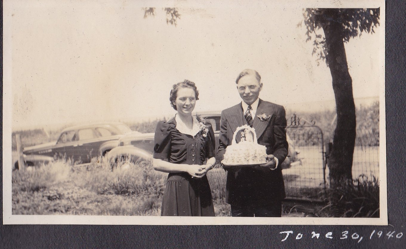 wedding 1940.jpg