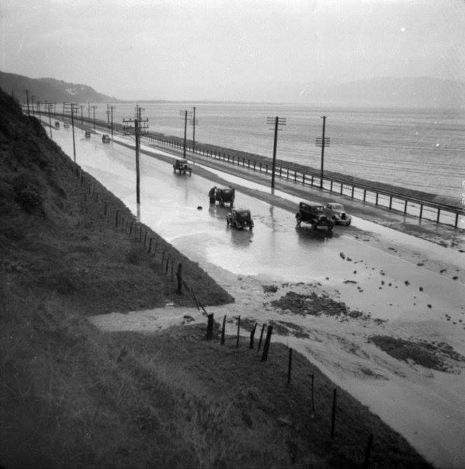 Wgtn Hutt Rd flood 50s.jpg