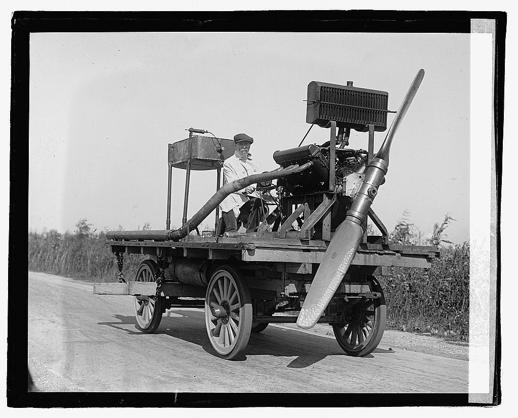 Wheeled vehicle with mounted propeller 1922.jpg