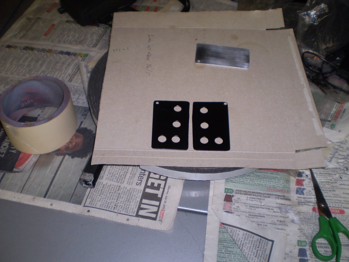 window brackets 002.JPG